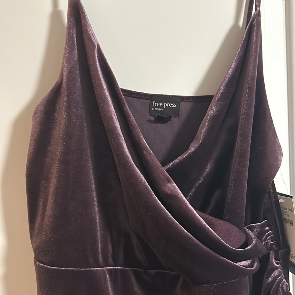 Velvet Dress - Picture 2 of 5